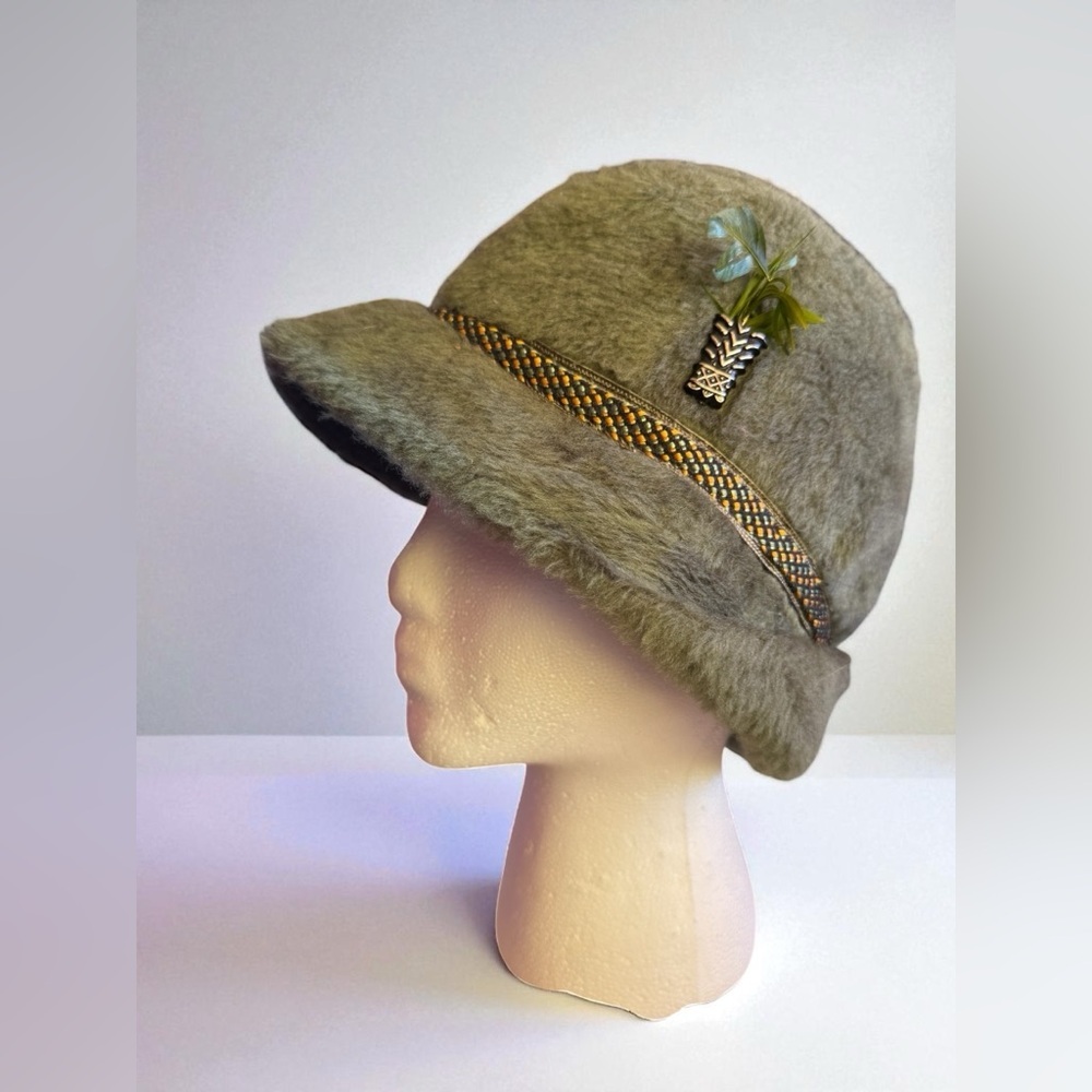 Vintage Unisex United Hatters Cap & Millinery Workers Faux Fur Bavarian Style